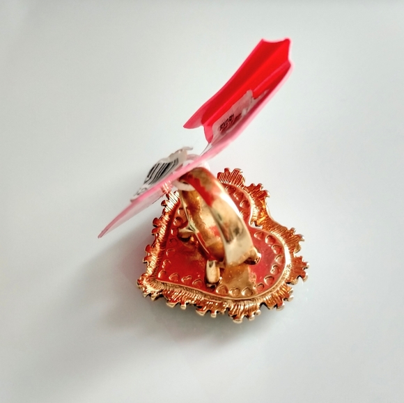 Betsey Johnson Heart Shape Ring - Picture 8 of 8